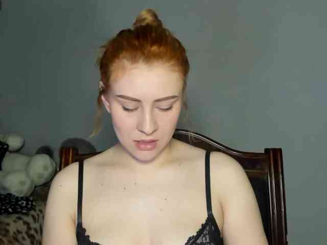 RedheadDevil webcam