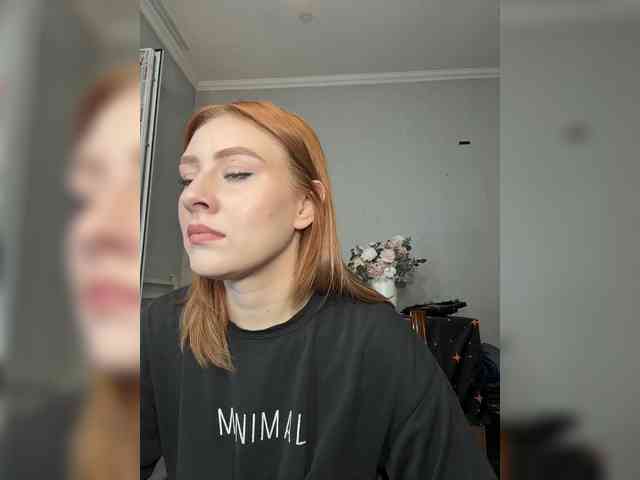 RedheadDevil webcam