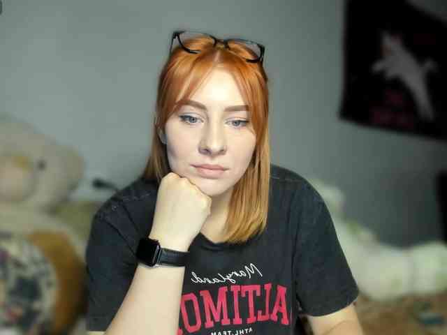 RedheadDevil webcam