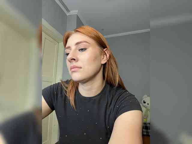 RedheadDevil webcam