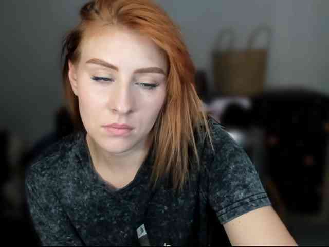 RedheadDevil webcam