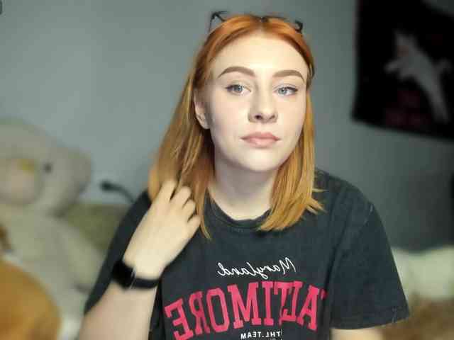 RedheadDevil webcam