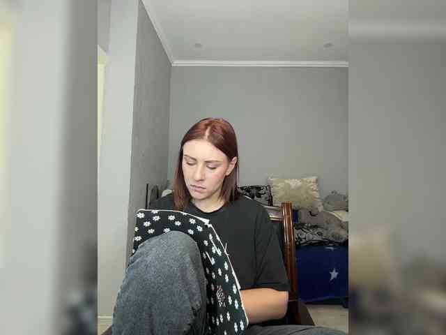 RedheadDevil webcam