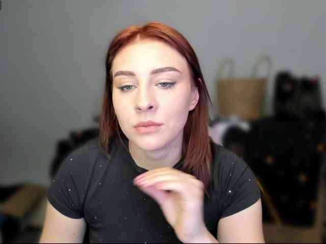RedheadDevil webcam