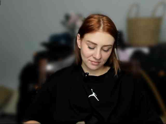 RedheadDevil webcam