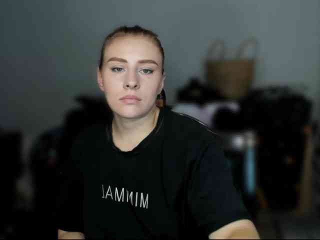 RedheadDevil webcam