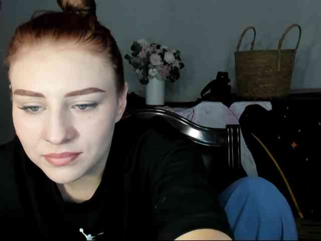 RedheadDevil webcam