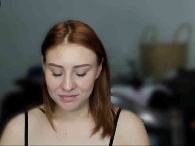 RedheadDevil webcam