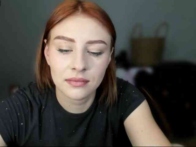 RedheadDevil webcam