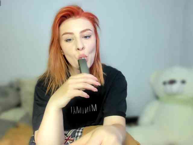 RedheadDevil webcam
