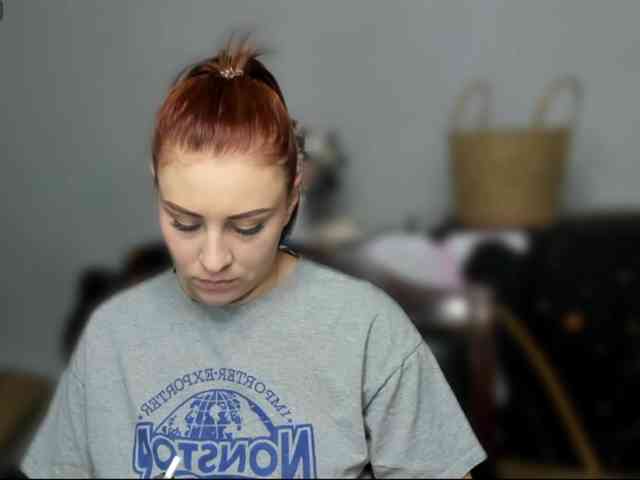 RedheadDevil webcam