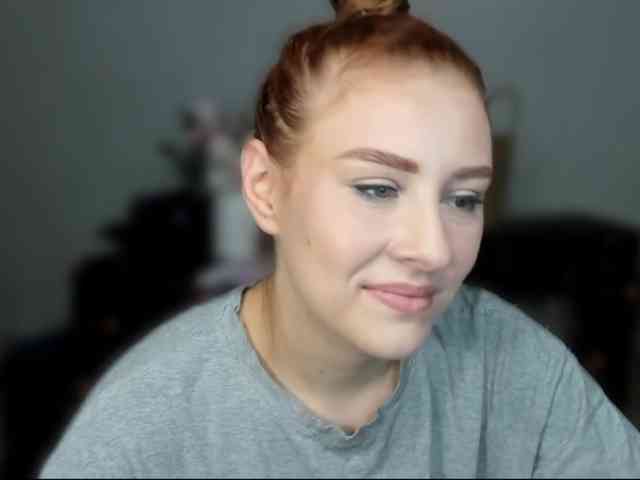 RedheadDevil webcam