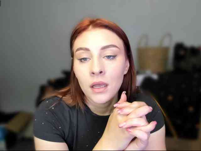 RedheadDevil webcam