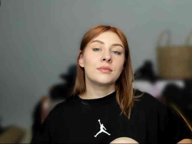RedheadDevil webcam