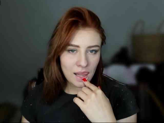 RedheadDevil webcam