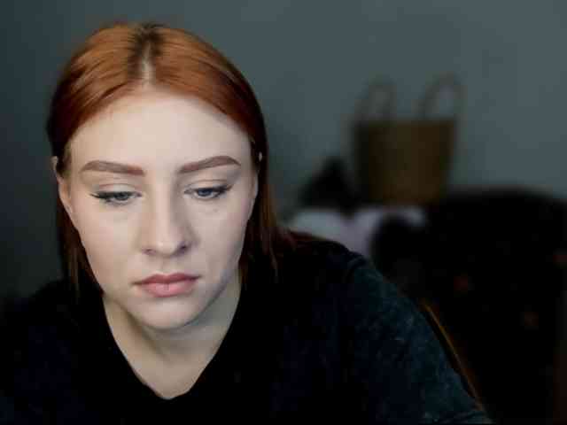 RedheadDevil webcam