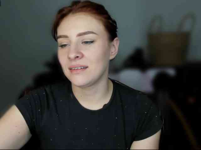 RedheadDevil webcam