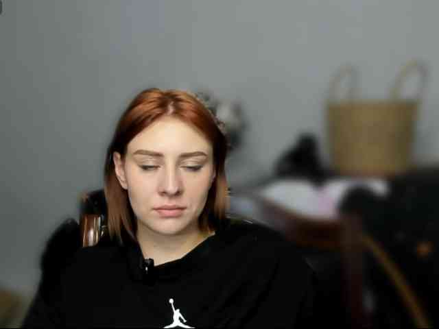 RedheadDevil webcam