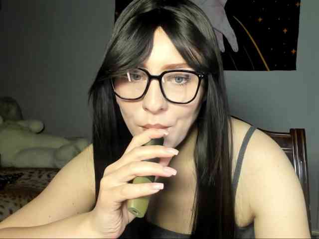 RedheadDevil webcam