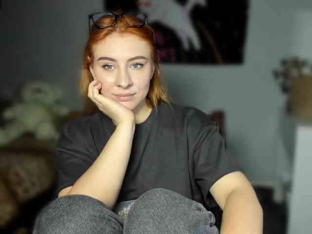 RedheadDevil webcam