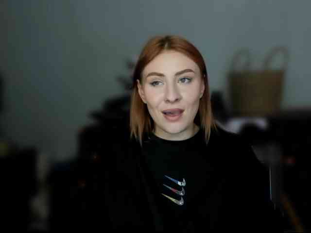 RedheadDevil webcam