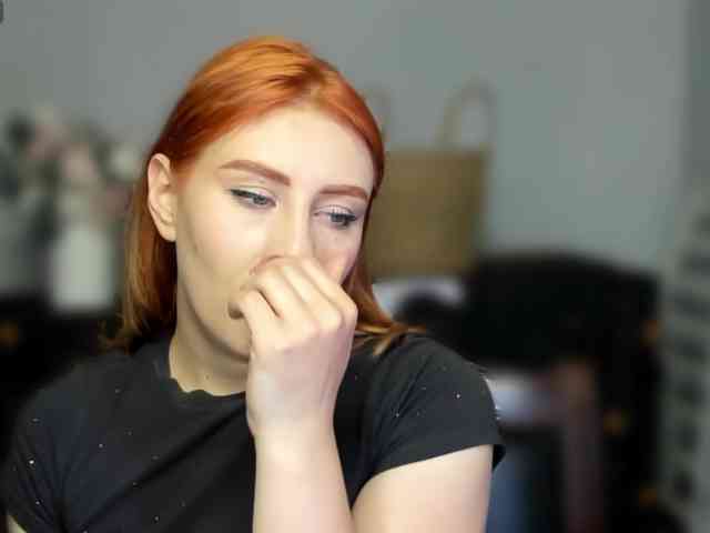 RedheadDevil webcam