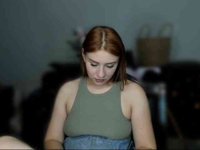 RedheadDevil webcam