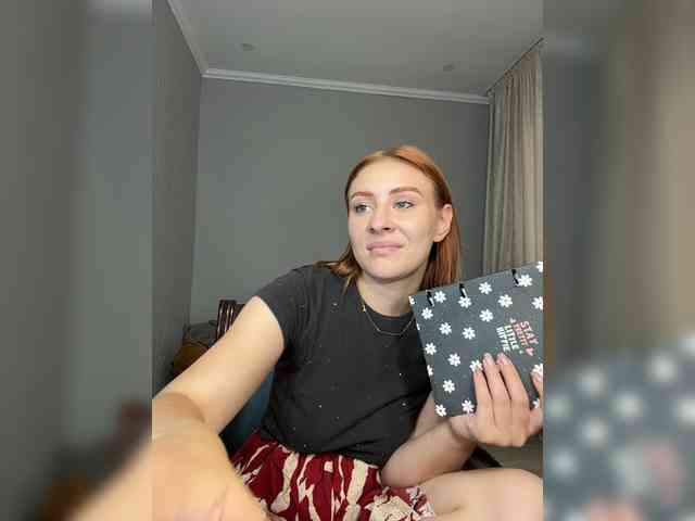 RedheadDevil webcam