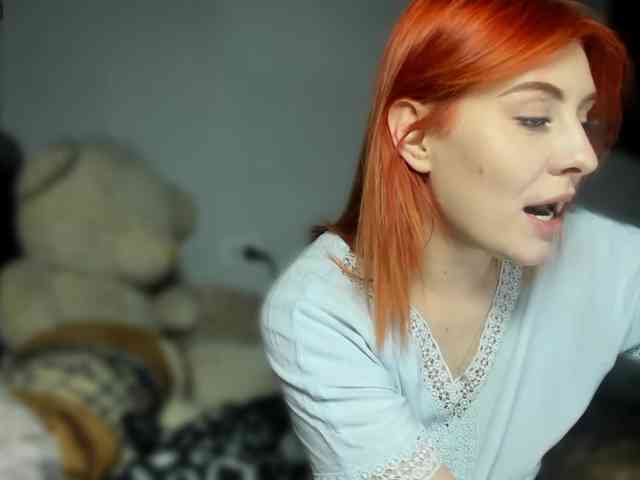 RedheadDevil webcam