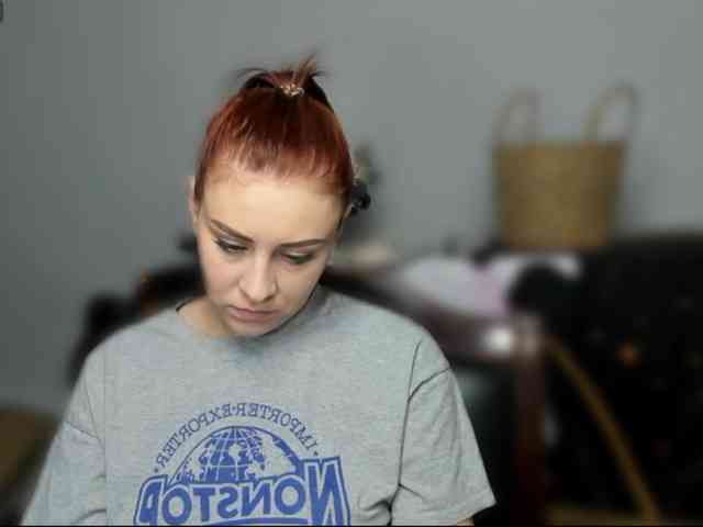 RedheadDevil webcam