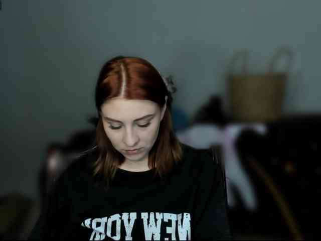RedheadDevil webcam