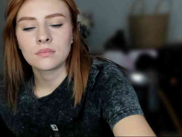 RedheadDevil webcam