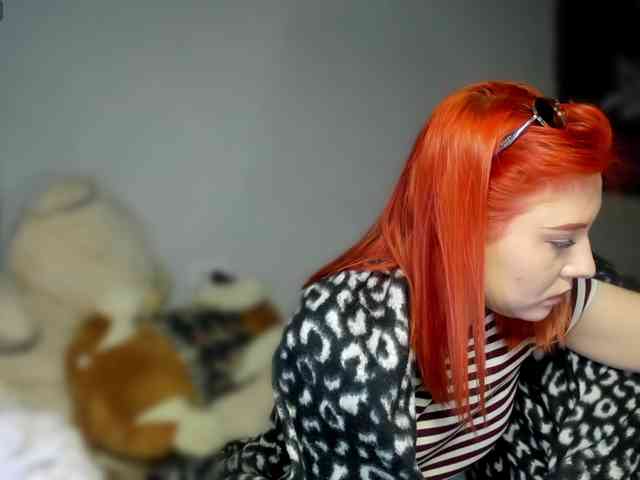 RedheadDevil webcam