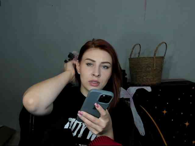 RedheadDevil webcam