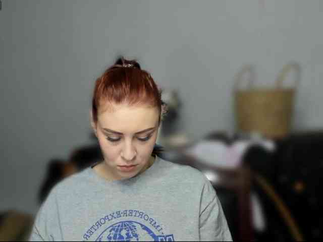 RedheadDevil webcam