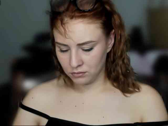 RedheadDevil webcam