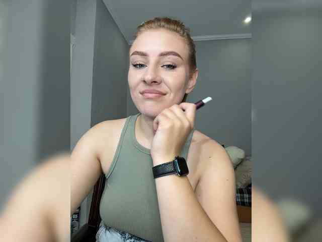 RedheadDevil webcam