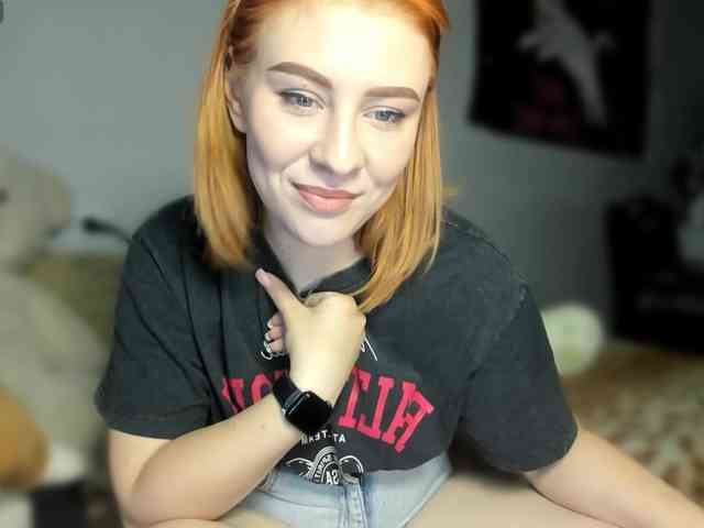 RedheadDevil webcam
