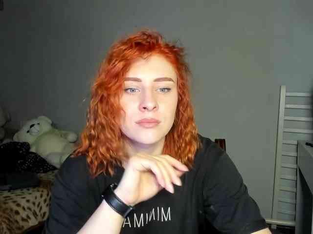 RedheadDevil webcam