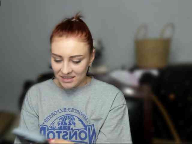 RedheadDevil webcam