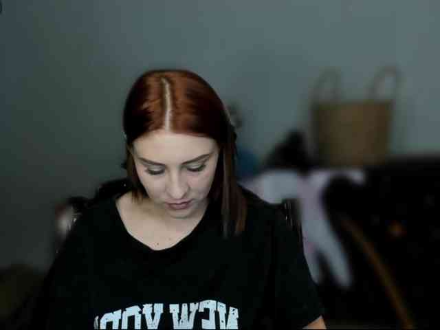 RedheadDevil webcam