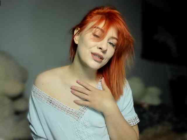 RedheadDevil webcam