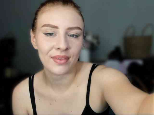 RedheadDevil webcam