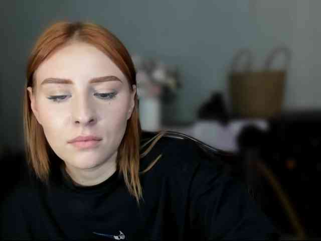 RedheadDevil webcam