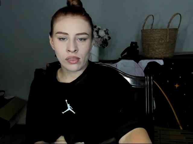 RedheadDevil webcam