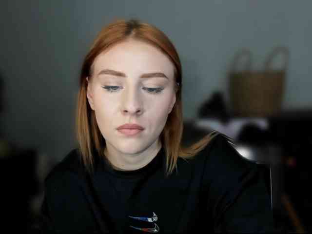 RedheadDevil webcam