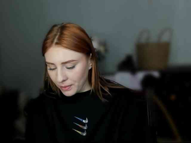 RedheadDevil webcam