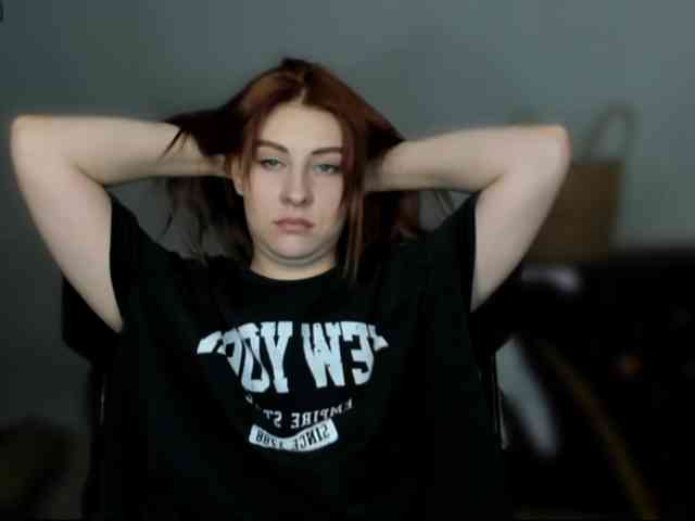 RedheadDevil webcam