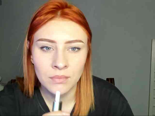 RedheadDevil webcam