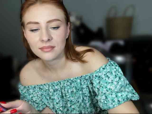 RedheadDevil webcam